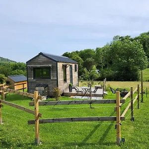 https://cabanes-du-pibeste.midi-pyreneeshotels.com